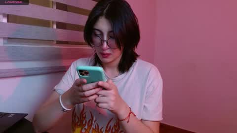 Snapshot of snow_baall chatting on December 2024 02:05:02 PM IG OF red moonn online show from December 2024 02:05:02 PM