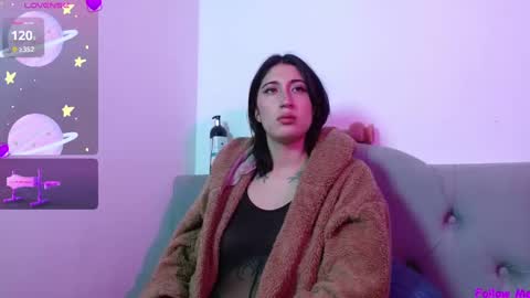 Snapshot of snow_baall chatting on January 2025 04:06:01 PM IG OF red moonn online show from January 2025 04:06:01 PM