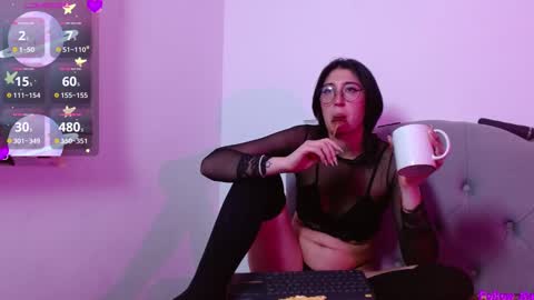 Snapshot of snow_baall chatting on January 2025 02:40:02 PM IG OF red moonn online show from January 2025 02:40:02 PM