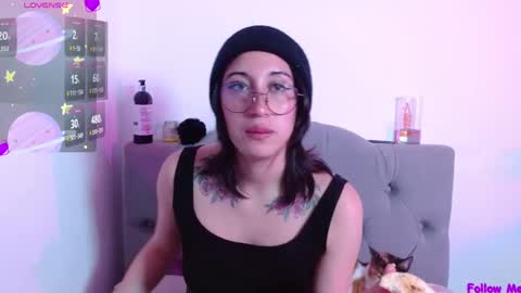 Snapshot of snow_baall chatting on January 2025 02:25:01 PM IG OF red moonn online show from January 2025 02:25:01 PM