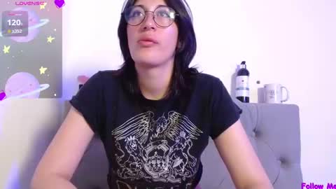 Snapshot of snow_baall chatting on February 2025 11:53:01 AM IG OF red moonn online show from February 2025 11:53:01 AM