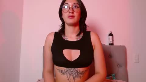 Snapshot of snow_baall chatting on February 2025 03:19:01 PM IG OF red moonn online show from February 2025 03:19:01 PM