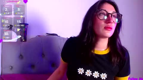 Snapshot of snow_baall chatting on October 2025 05:53:02 AM IG OF red moonn online show from October 2025 05:53:02 AM