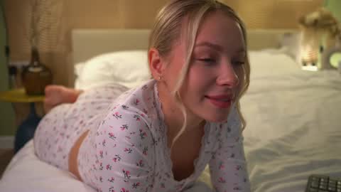 Snapshot of snow_is_falling chatting on December 2024 11:54:02 AM Candice Snow online show from December 2024 11:54:02 AM