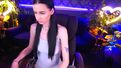 snow_whiteeex online show from January 2025 02:07:01 PM