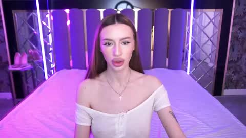snow_whiteeex online show from May 2026 05:35:02 AM
