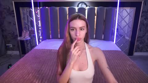 snow_whiteeex online show from May 2026 05:24:01 AM