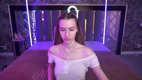 snow_whiteeex online show from May 2026 05:48:01 AM
