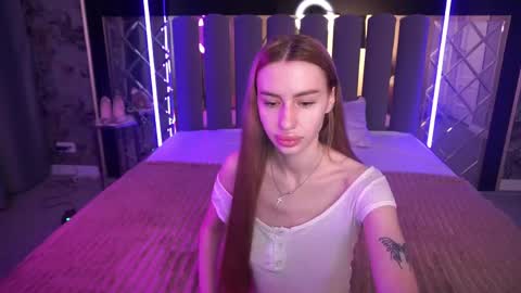 snow_whiteeex online show from May 2026 05:27:02 AM