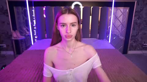 snow_whiteeex online show from May 2026 05:35:01 AM