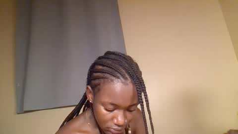 Snapshot of snowie_eyes chatting on December 2025 10:15:02 PM Snowie eyes online show from December 2025 10:15:02 PM