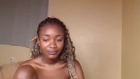 Snapshot of snowie_eyes chatting on January 2026 12:29:01 PM Snowie eyes online show from January 2026 12:29:01 PM