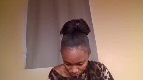 Snapshot of snowie_eyes chatting on January 2026 11:37:01 AM Snowie eyes online show from January 2026 11:37:01 AM