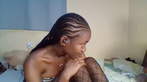 Snapshot of snowie_eyes chatting on January 2026 12:54:02 PM Snowie eyes online show from January 2026 12:54:02 PM