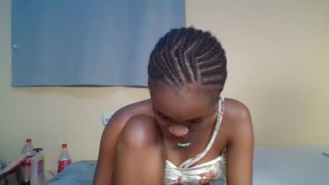 Snapshot of snowie_eyes chatting on January 2026 09:24:01 PM Snowie eyes online show from January 2026 09:24:01 PM