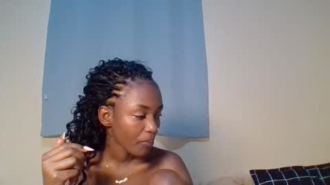 Snapshot of snowie_eyes chatting on February 2026 12:34:01 PM Snowie eyes online show from February 2026 12:34:01 PM