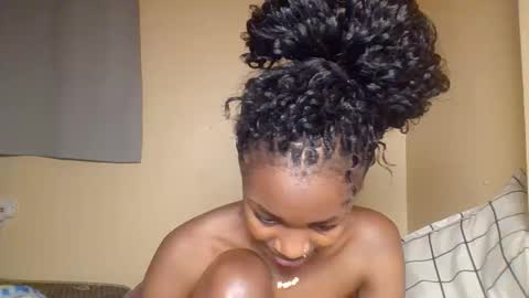 Snapshot of snowie_eyes chatting on February 2026 12:59:02 PM Snowie eyes online show from February 2026 12:59:02 PM