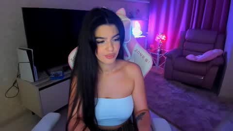 snowingwinter online show from September 2025 08:00:02 PM