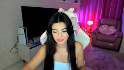 snowingwinter online show from October 2025 07:23:02 PM