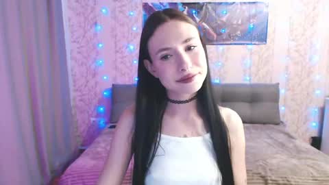 SnowWhate 00 online show from May 2026 07:12:02 PM