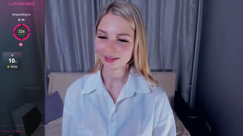 Snapshot of so__sweet chatting on January 2025 12:18:01 AM Alice - Birthday Girl online show from January 2025 12:18:01 AM