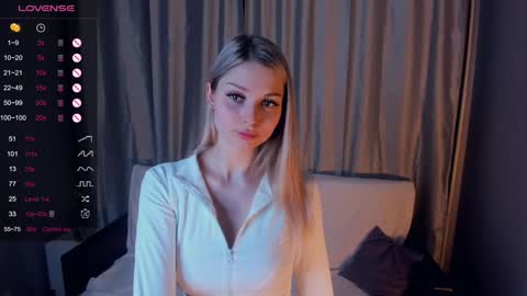 Snapshot of so__sweet chatting on February 2025 07:38:02 PM Alice - Birthday Girl online show from February 2025 07:38:02 PM
