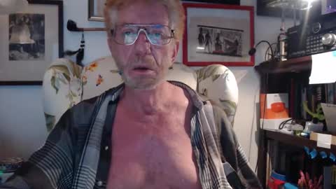 ImYourBitch online show from November 2025 06:41:02 AM