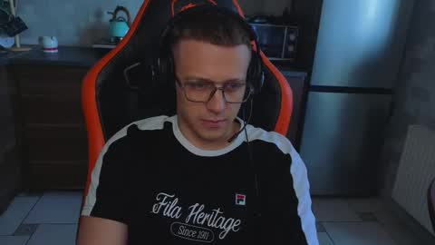 kluvr4 online show from February 2026 08:13:01 AM