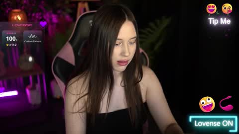 Snapshot of soffiray chatting on December 2025 03:21:02 PM soffiray online show from December 2025 03:21:02 PM