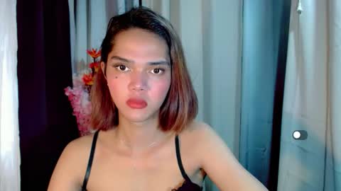Snapshot of soffy_seductivexx chatting on February 2026 12:42:01 AM open for pvt online show from February 2026 12:42:01 AM