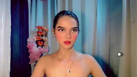 Snapshot of soffy_seductivexx chatting on February 2026 07:46:01 AM open for pvt online show from February 2026 07:46:01 AM