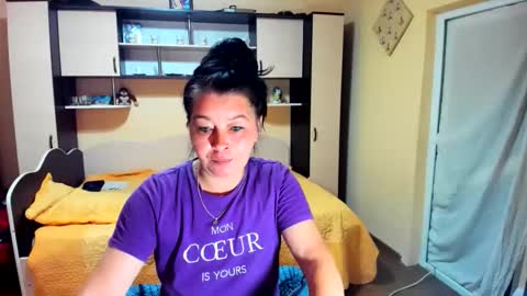 Soffy online show from May 2026 05:04:02 AM