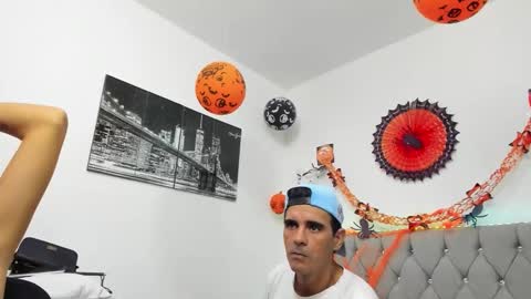 SOFI AND SANTY online show from November 2025 10:42:02 PM