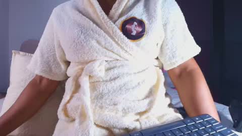 Sofia online show from December 2025 12:25:02 PM