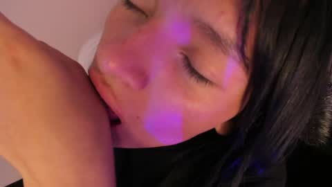 Snapshot of sofi_lassa_ chatting on April 2026 01:59:01 PM SOFIA online show from April 2026 01:59:01 PM