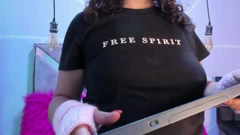 Sofi Noa online show from September 2025 11:23:01 AM