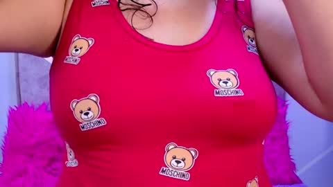 Sofi Noa online show from October 2025 11:39:01 AM