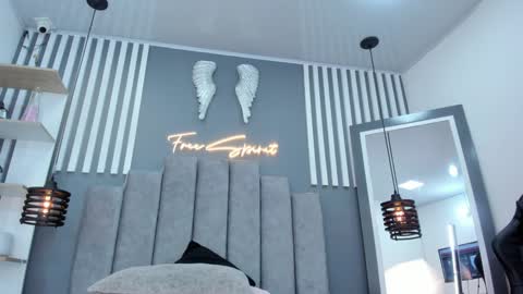 valen online show from December 2024 10:35:02 PM