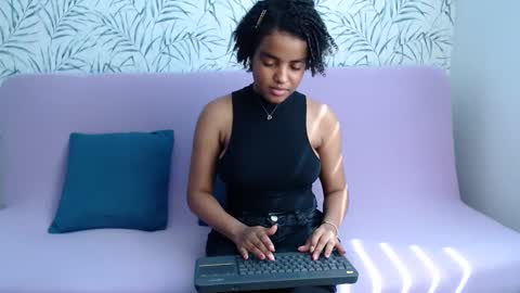 Snapshot of sofi_z chatting on December 2024 03:55:01 PM Sofi online show from December 2024 03:55:01 PM