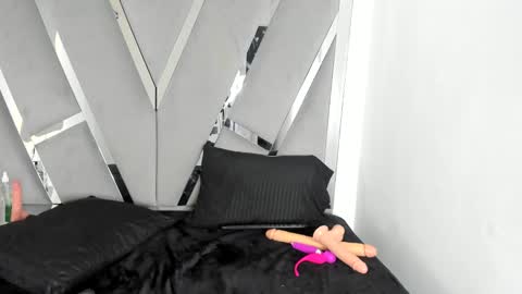 Snapshot of sofia1candyht chatting on February 2025 01:24:02 AM SOFIA online show from February 2025 01:24:02 AM