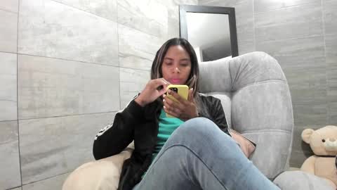 Snapshot of sofia86379 chatting on December 2024 10:52:02 PM sofia86379 online show from December 2024 10:52:02 PM