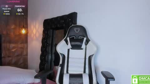 Sofia online show from October 2025 11:47:01 PM