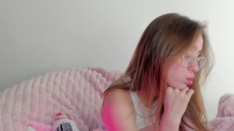     online show from February 2025 05:53:02 AM