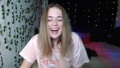 sofia_rosemary online show from September 2025 05:56:01 PM