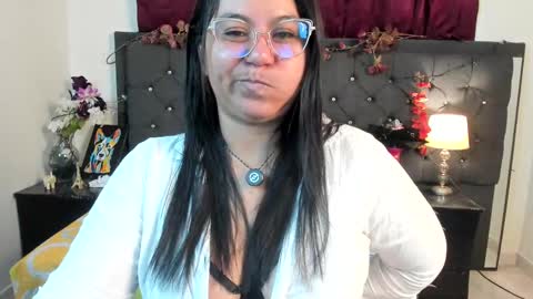 Snapshot of sofia_sorceress chatting on November 2025 12:32:02 AM sofia_sorceress online show from November 2025 12:32:02 AM