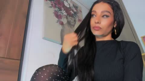 Snapshot of sofia_swett_03 chatting on December 2024 03:22:02 AM laura online show from December 2024 03:22:02 AM