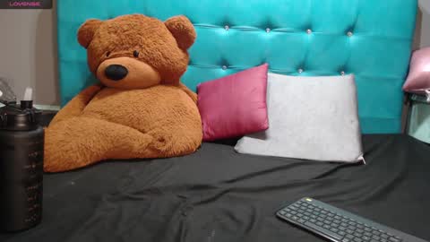 Sofa online show from February 2025 05:29:02 PM