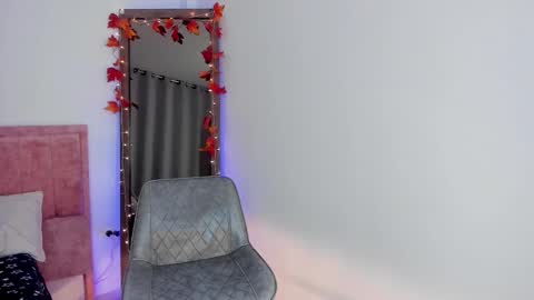 Sofia Wilson online show from October 2025 03:03:02 PM