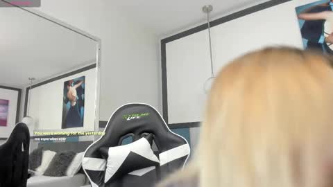 Sofia online show from October 2025 07:10:02 PM