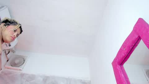 sofiacastillo01 online show from May 2026 02:57:01 PM